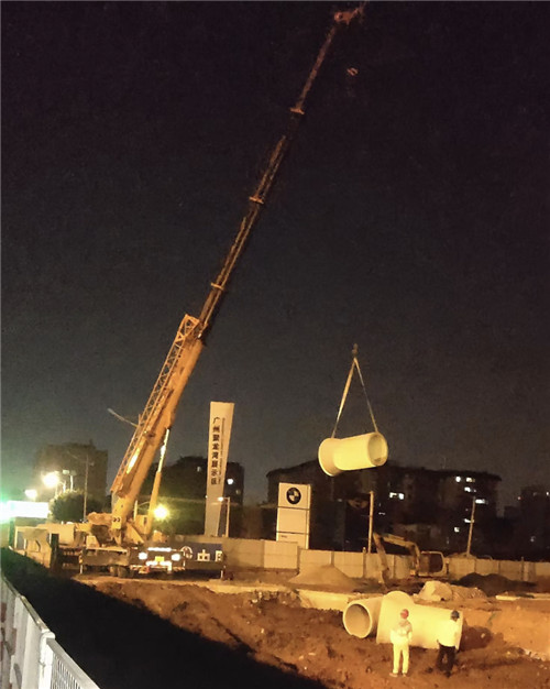 三水区“弯臂矫正”—— 吊车的 “形变补偿” 技术