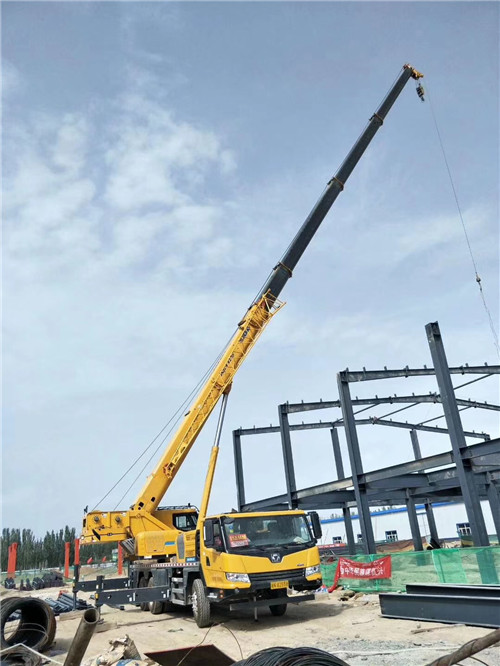 三水区超高层建筑钢结构吊装案例
